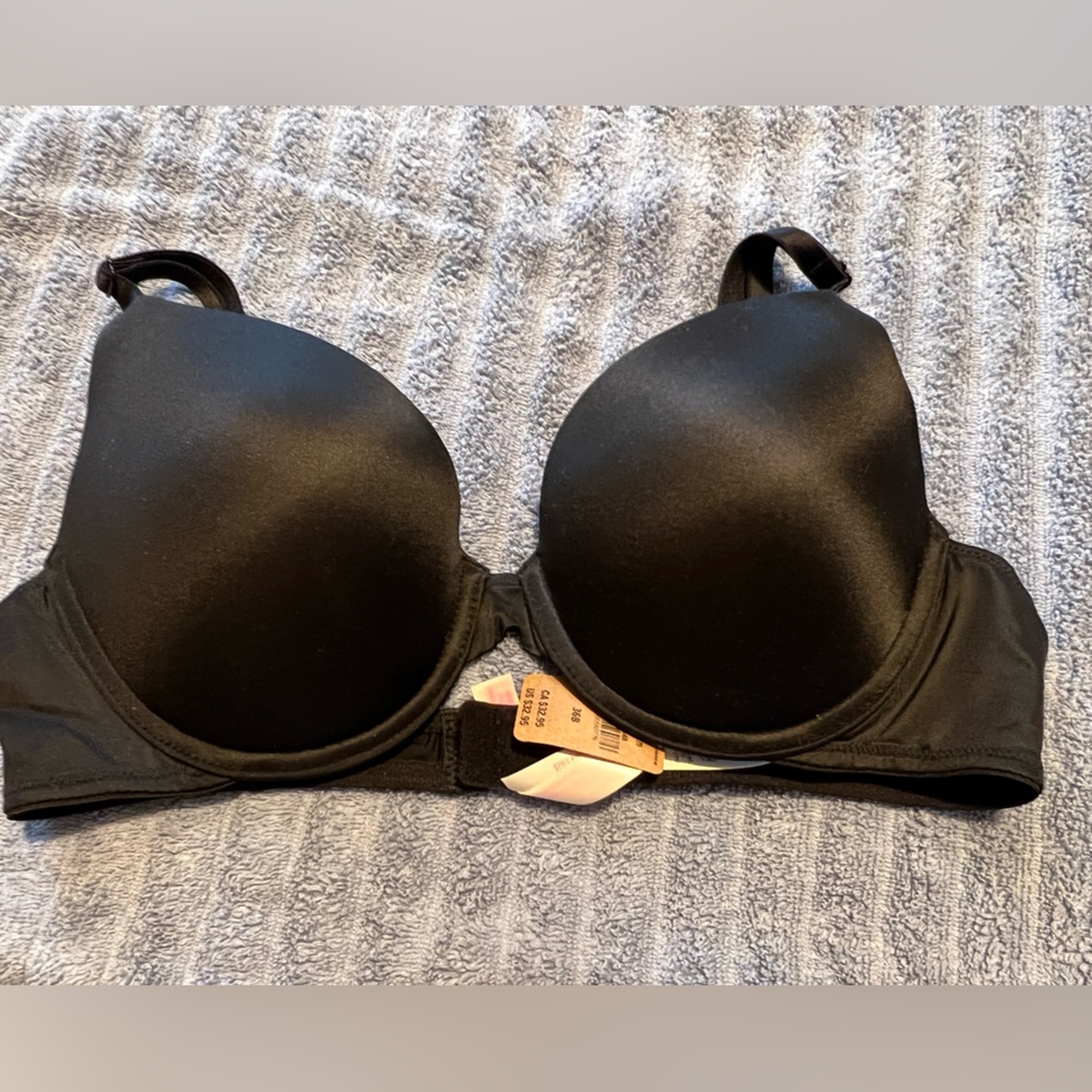 (BRAND NEW) Black Victoria’s Secret pink push up bra